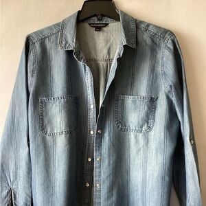 Rock & Republic long sleeve Blue Denim Button-Up Shirt